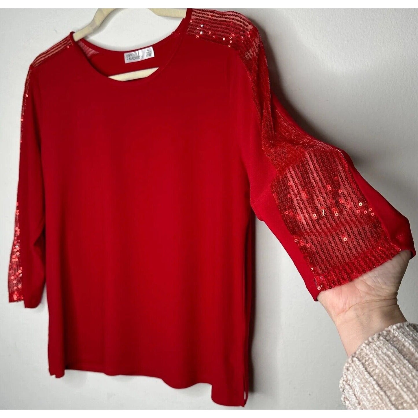 89th + Madison Deep Red Round Neck 3/4 Sequin Sleeve Pullover Blouse Petit L